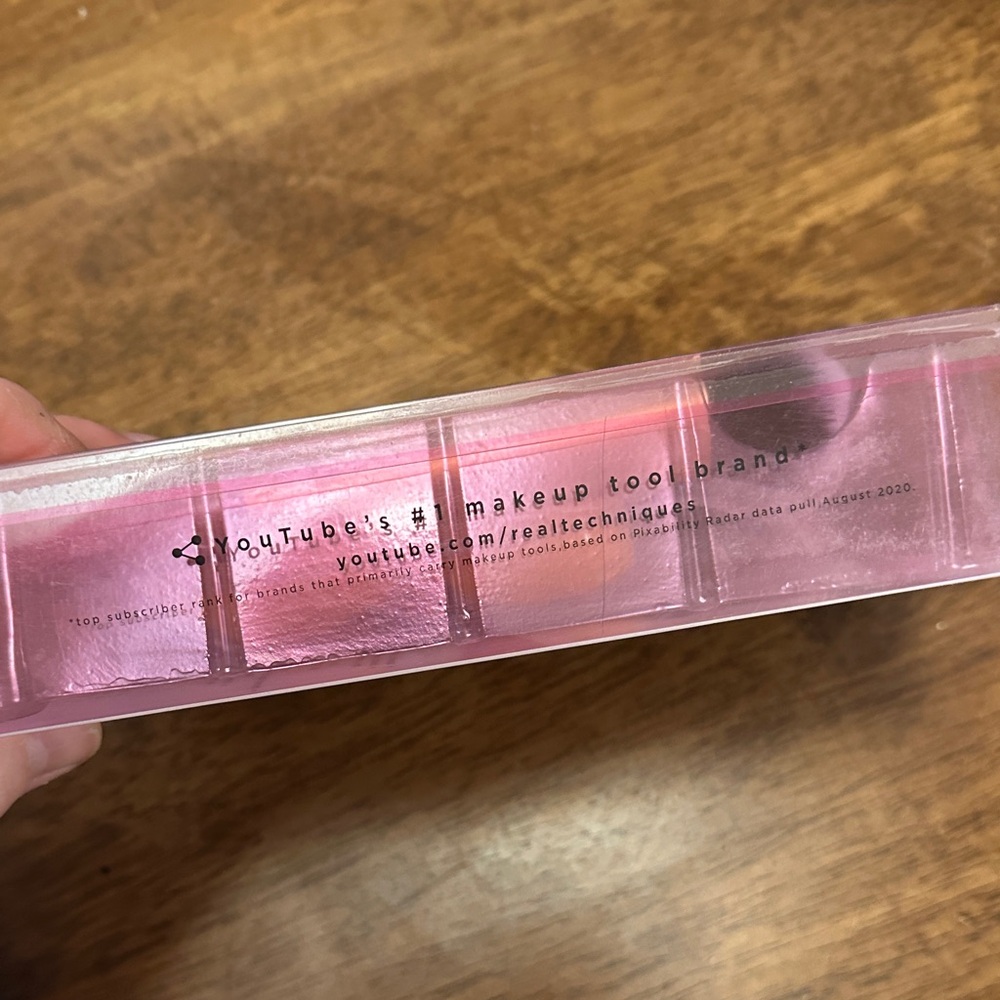 Real Techniques Everyday Essentials Makeup Brush Set - Picture 3 of 5